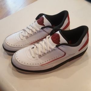Jordan 2 Retro low 'Chicago' (mens sz 10.5)